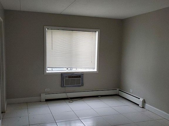 5th image of 242 Shorewood Dr APT Gb
