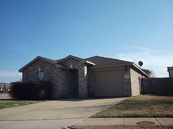 2nd image of 2612 Laurel Leaf Ct