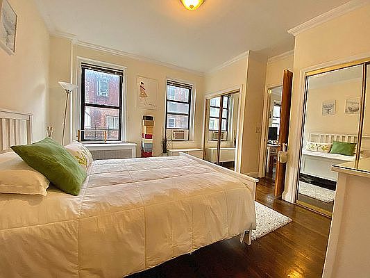3rd image of 22 W 77th St APT 46