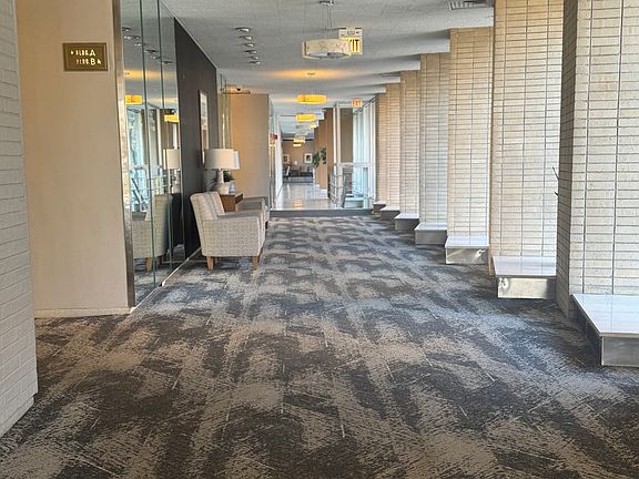3rd image of 3950 N Lake Shore Dr #904