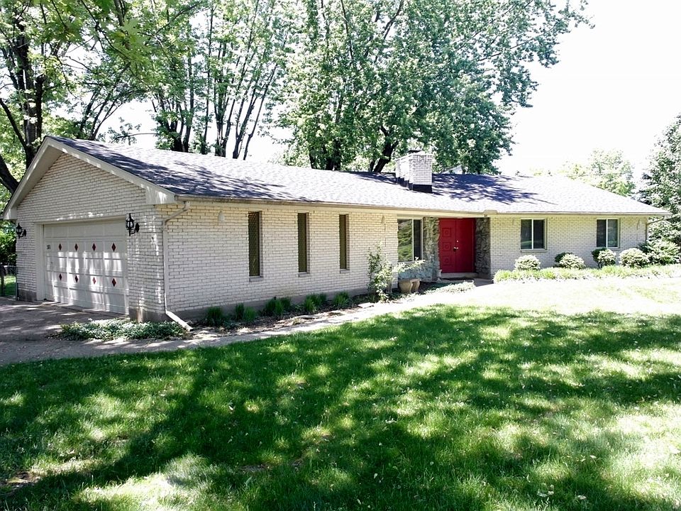 1st image of 381 Silvertree Ln