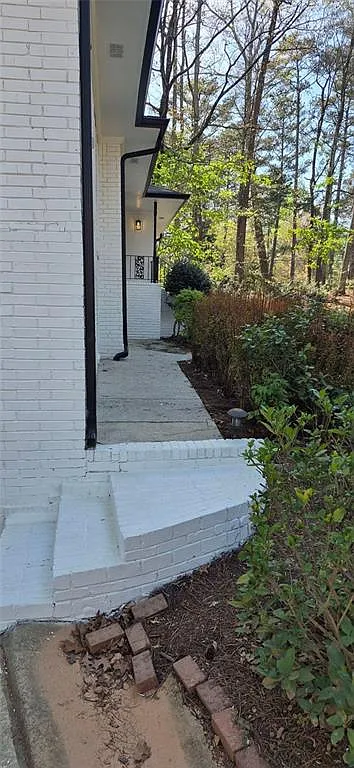 4 bed, 2.0 bath, 3293 sqft, $3,200 — Photo 3