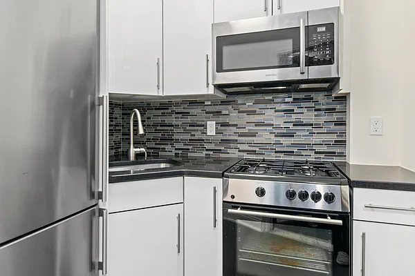 Rented by Douglas Elliman | media 7