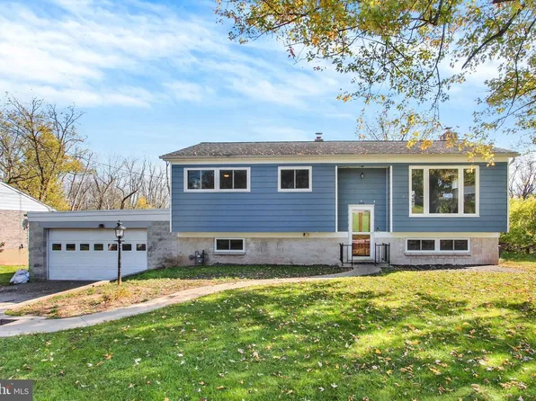 2452 Anita Dr, Dover, PA 17315