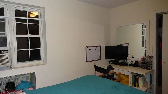 Rented by Halvatzis Realty | media 8