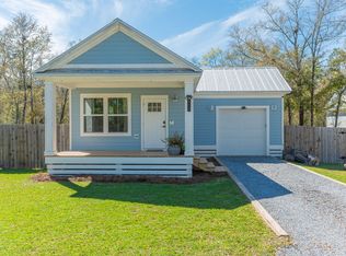 572 E Picasso Cir, Defuniak Springs, FL 32433