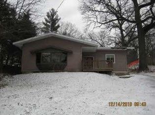 1111 Westwood Dr NW, Cedar Rapids, IA 52405