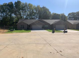 1270 Declaration Dr, Jackson, MO 63755
