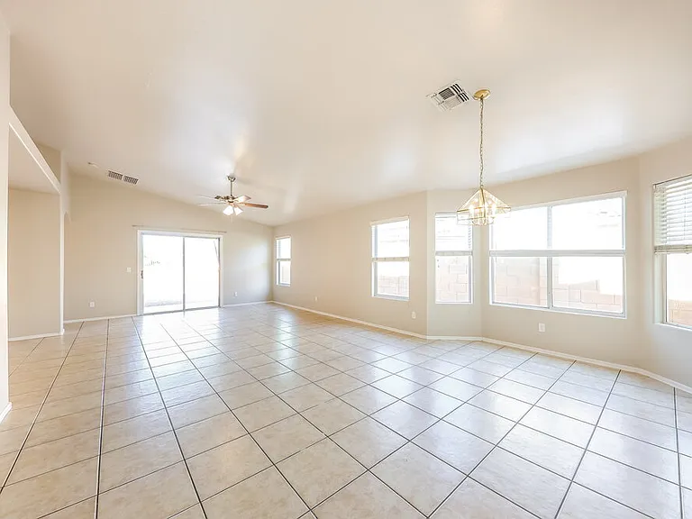 3312 S 95th Dr — Photo 7