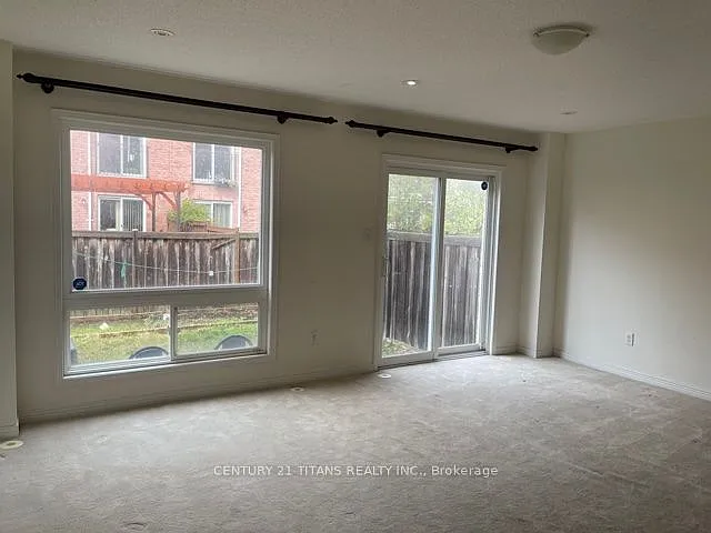 32 Etienne St — Photo 7