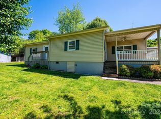 716A Berry Pl, Lenoir, NC 28645