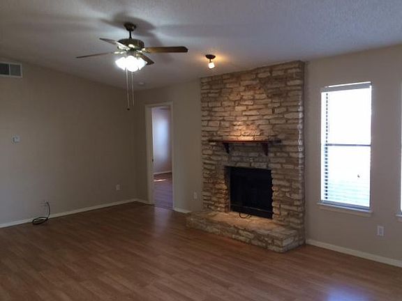 2nd image of 503 S Mount Rushmore Dr