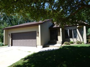 1004 2nd St, Harvard, IL 60033