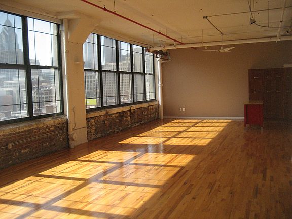4th image of 314 N 12th St APT 806)