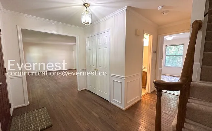 11829 Parliament Dr — Photo 8