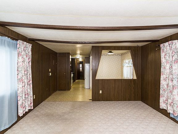 5th image of 2190 Evans Ave