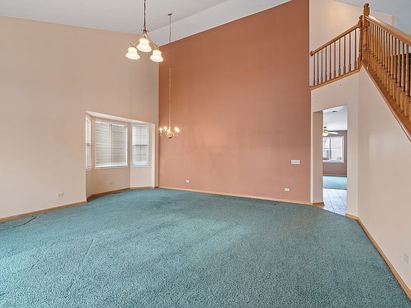 2nd image of 631 Saugatuk Cir