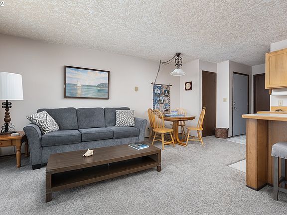 5th image of 4229 SW Beach Ave