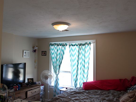 5th image of 15 Edge Hill Dr #17