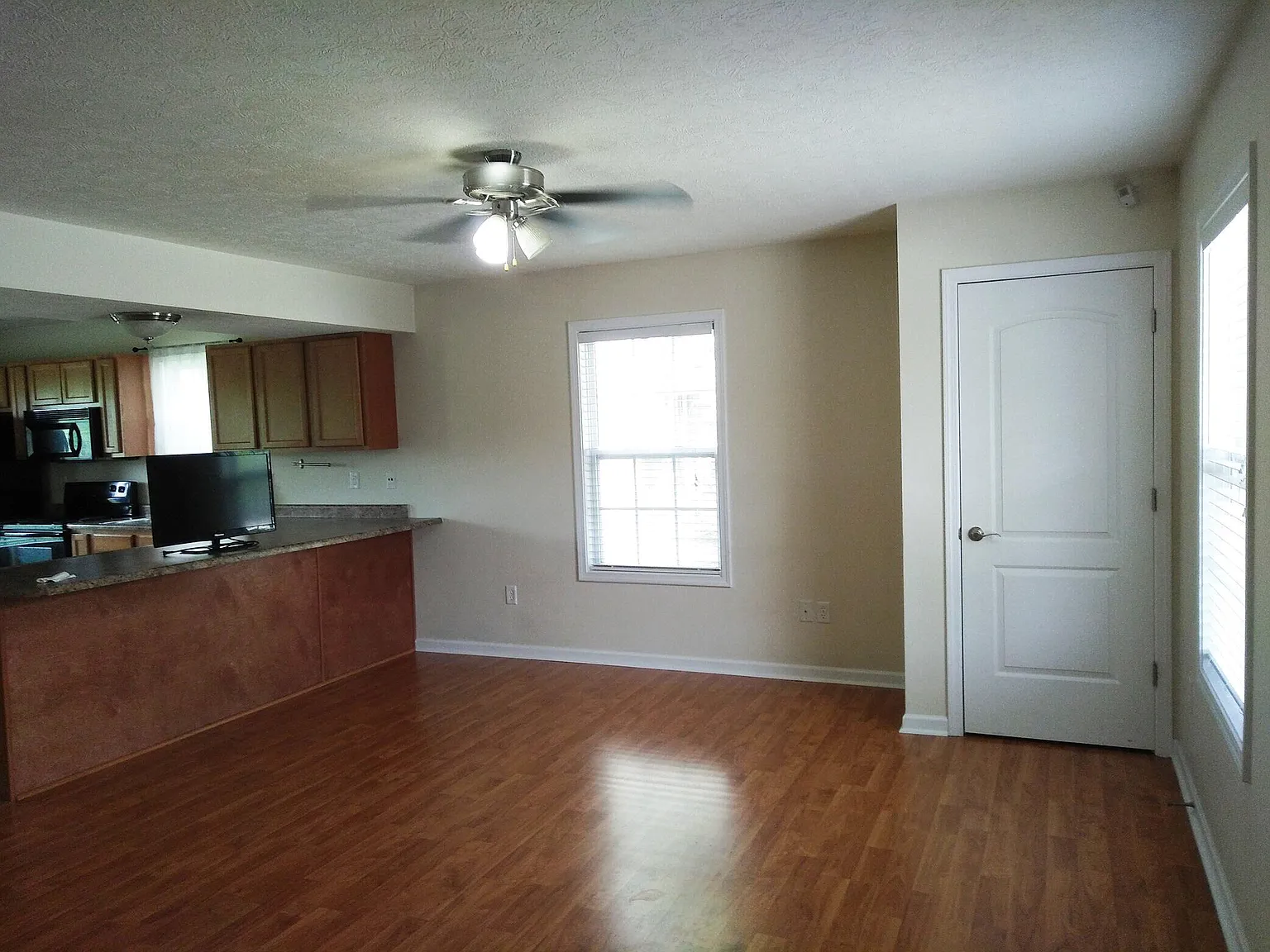 1250 W Adams Hill Cir — Photo 2