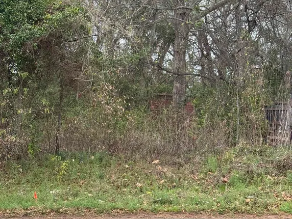 1303 Elysian Fields Ave, Marshall, TX 75670