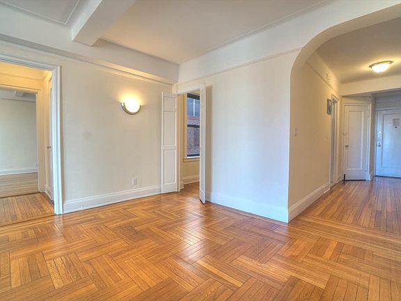 3rd image of 311 E 72nd St APT 17B