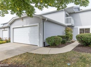 526 Stone Gate Cir, Schaumburg, IL 60193