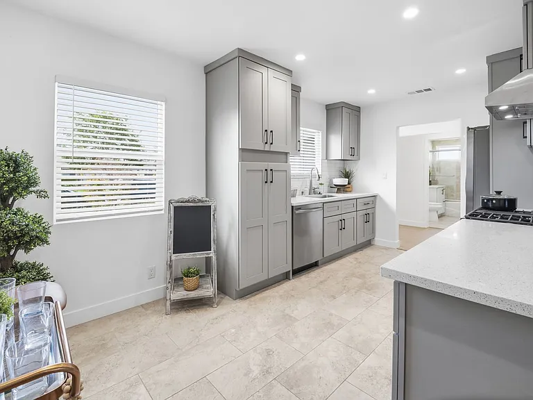 12301 Granite Pl — Photo 2