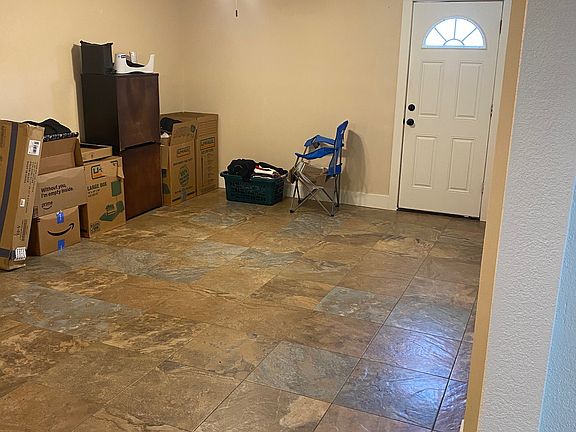 3rd image of 131 Jerry Dr