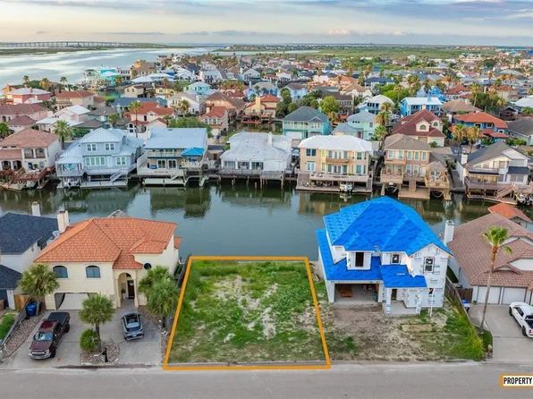 13530 Peseta Ct, Corpus Christi, TX 78418