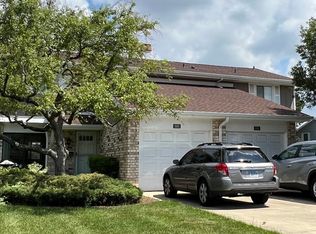 1185 Leicester Ct, Wheaton, IL 60189