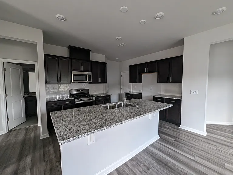 2609 Pikes Peak Dr — Photo 3