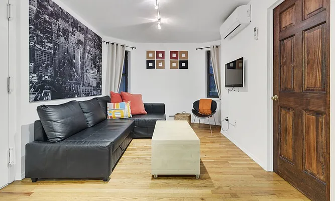 Rented by Batra Group Inc | media 6