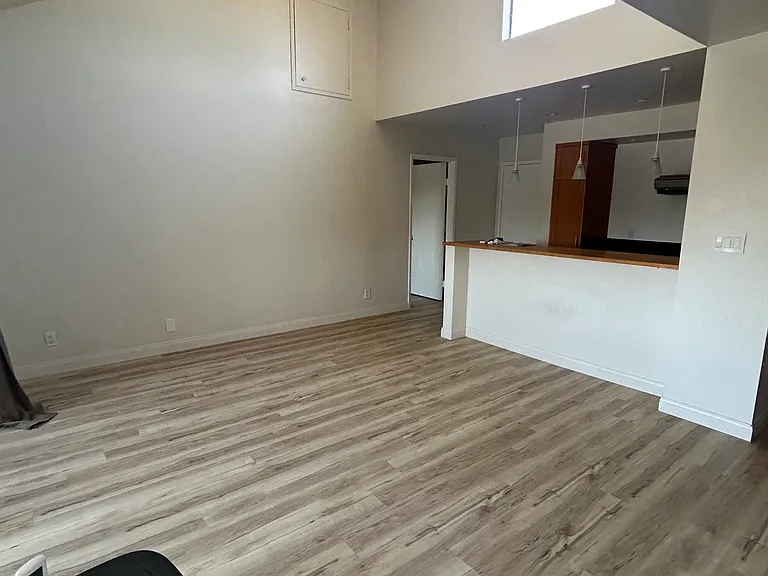 8022 Linda Vista Rd #2I — Photo 6