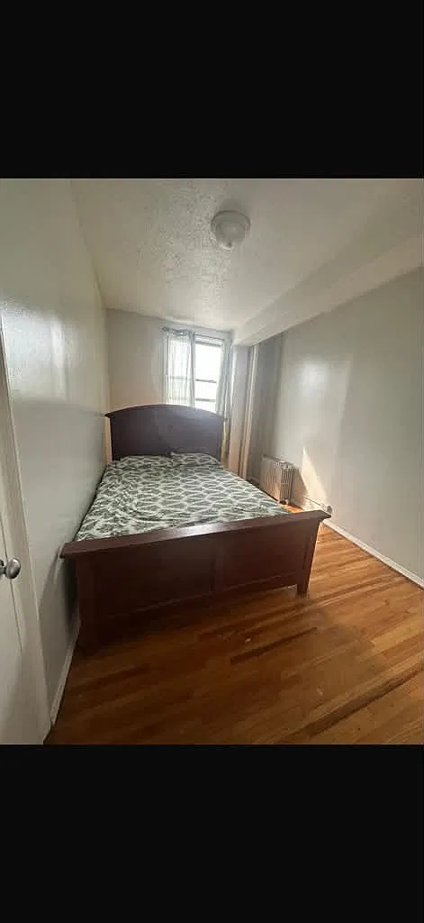 3 bed, $1,200 — Photo 1