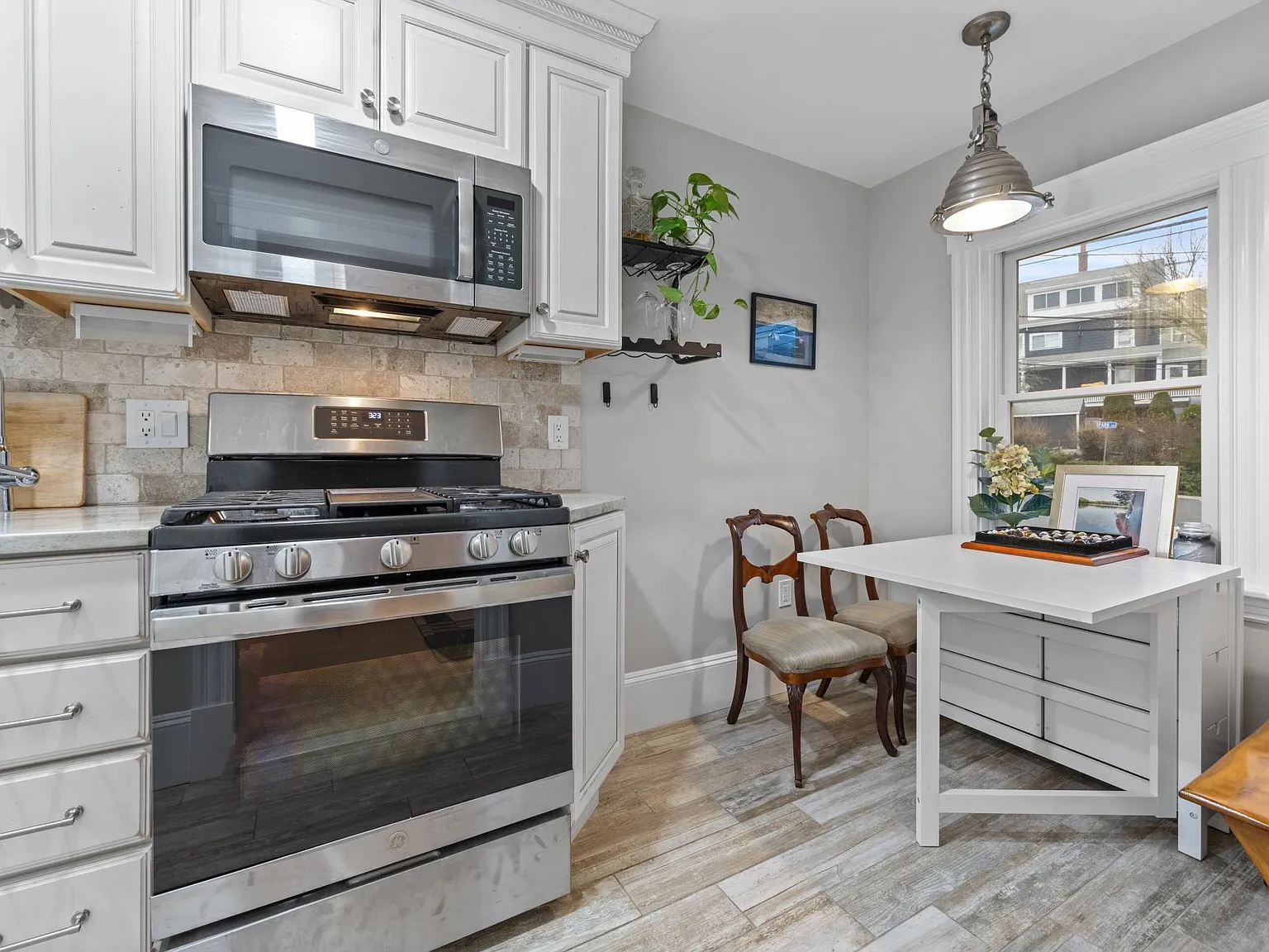 Studio, 400 sqft, $2,350 — Photo 2
