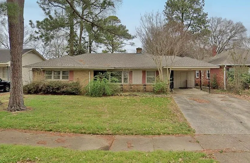 3 bed, 1.5 bath, 1734 sqft, $2,000 — Photo 1