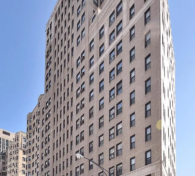 Fullerton Parkway Towers — Photo 40