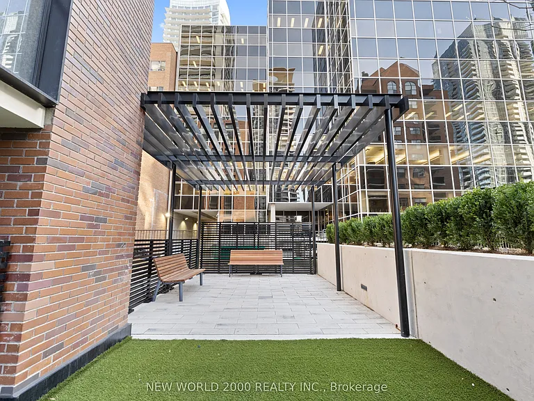 101 Roehampton Ave #2213 — Photo 41
