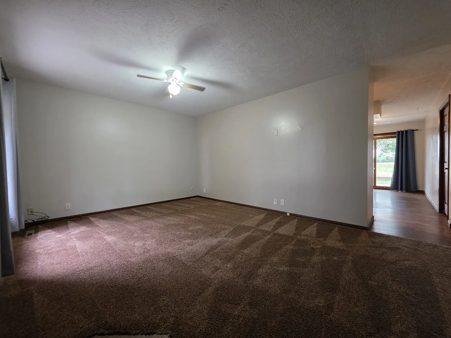 1510 E Stolley Park Rd — Photo 4