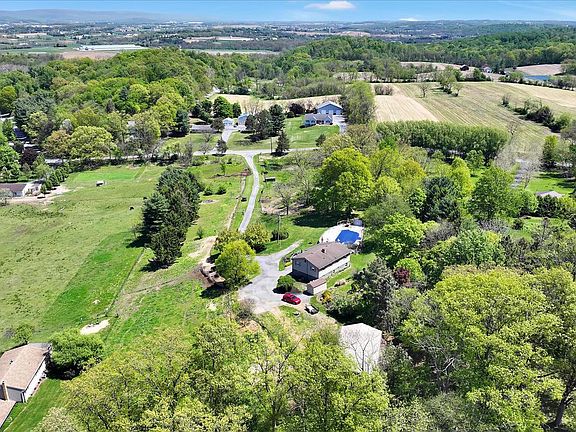 3rd image of 2145 Quarry Rd