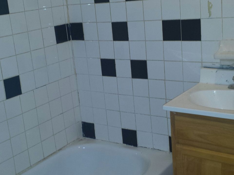 1st image of 221 Howard Ave APT 1L