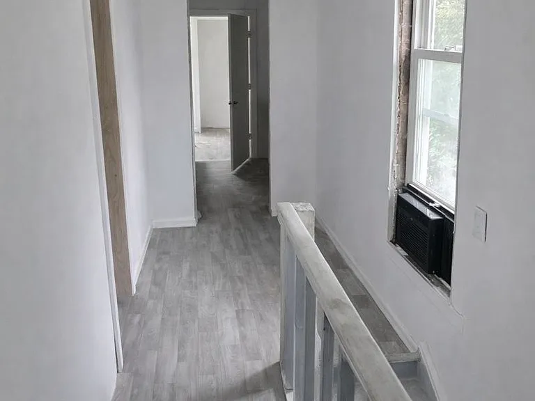 510 Thompson St — Photo 7