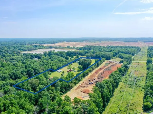 5729 Julian Airport Rd, Liberty, NC 27298