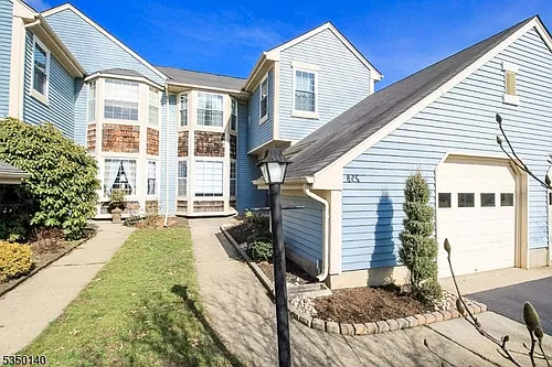2A Bristol Ct Photo 1