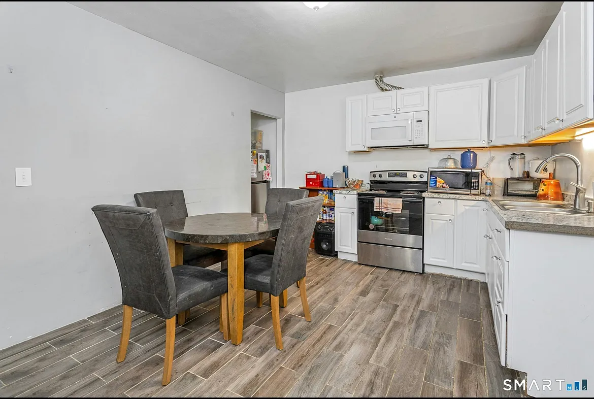 Building Photo - 18 Grandview Ave #3