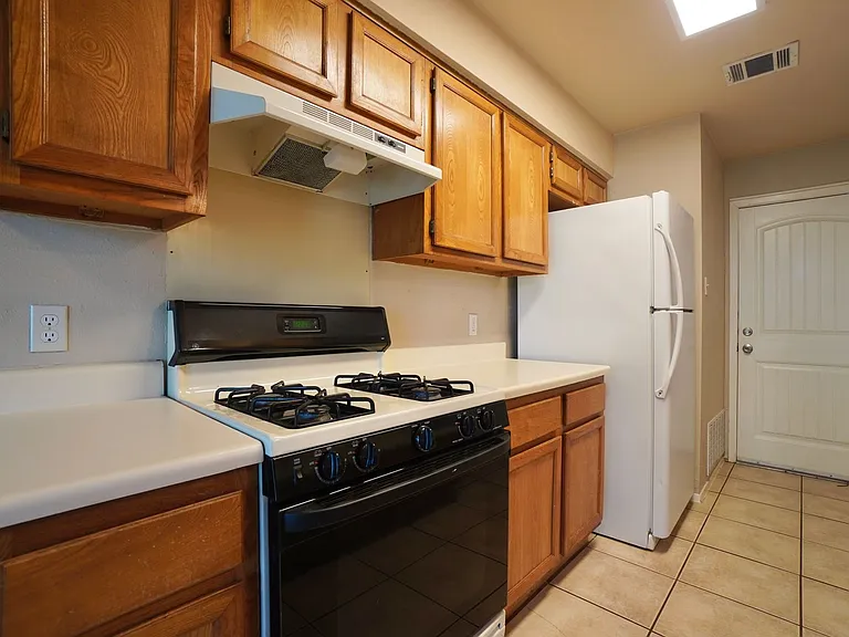 7602 Woodstone Cv #A — Photo 13