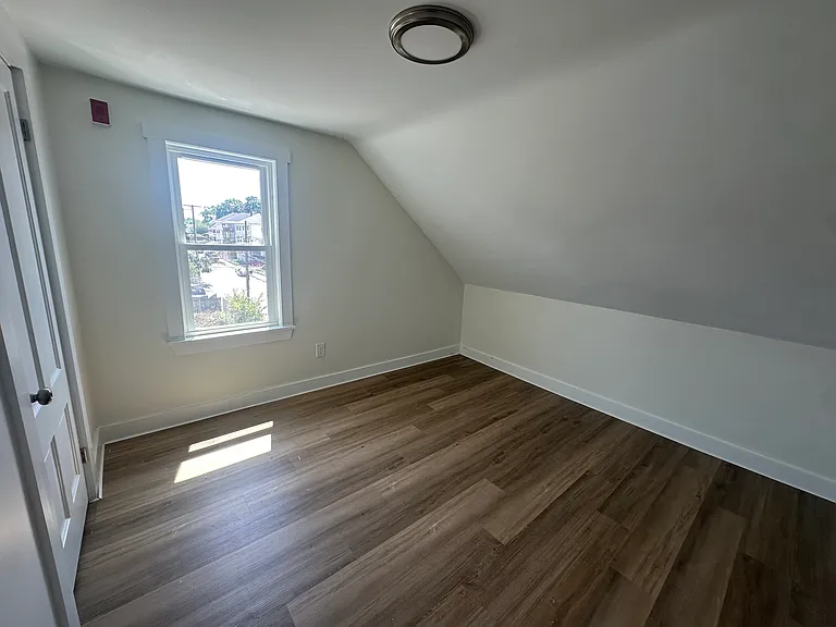 67 Bouvier Ave #2R — Photo 8