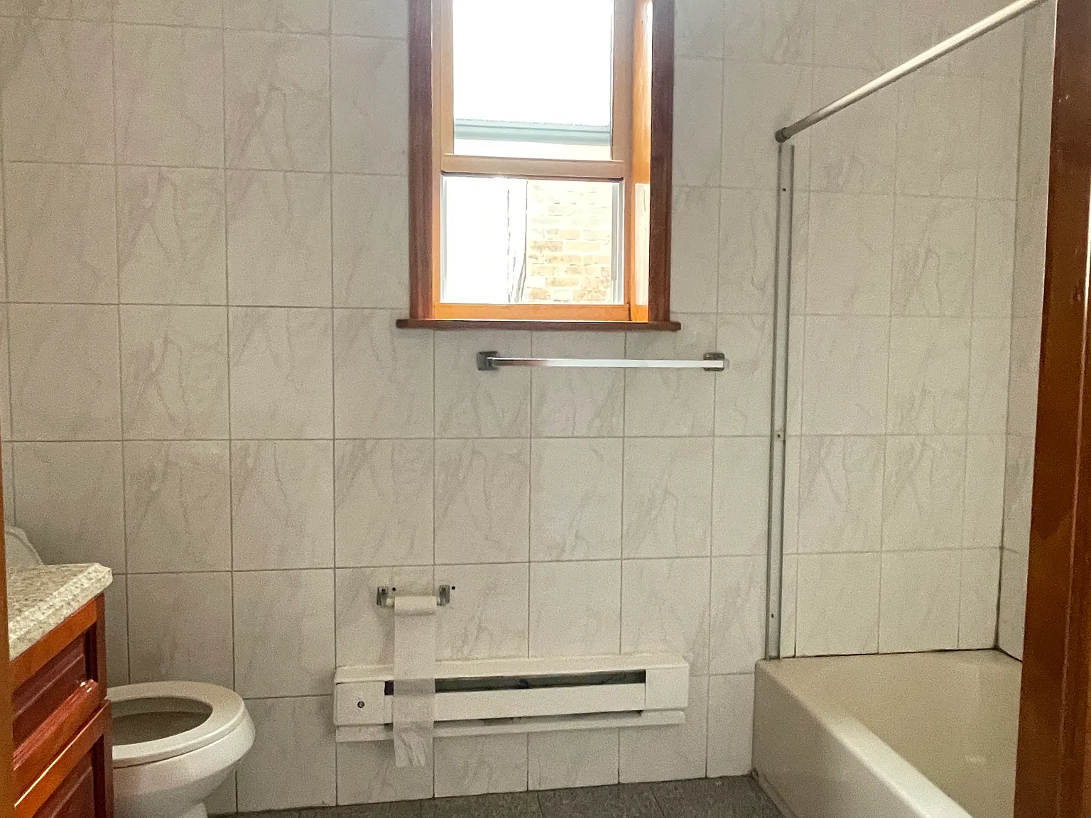 2 bed, 1000 sqft, $1,300 — Photo 4