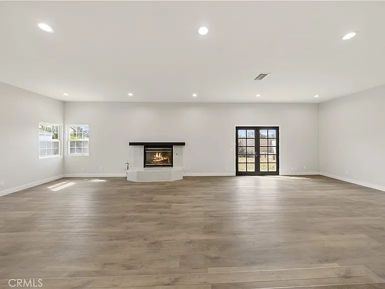 350 E Juanita Ave — Photo 11